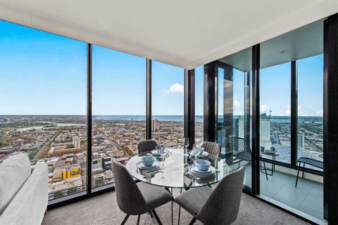 A Lux 2BR Apt With Panoramic Views, FREE Parking - Accommodation Redcliffe 3