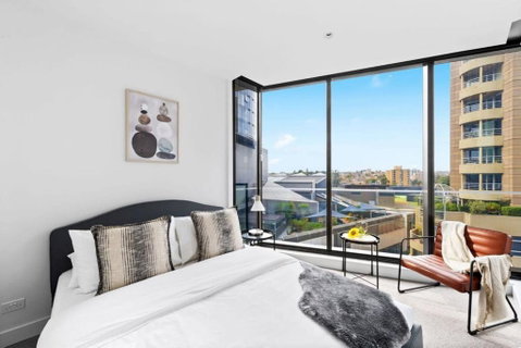 A Stylish 2BR Apt In The Heart Of Chapel Street - Accommodation Redcliffe 1