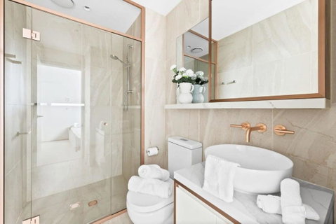 A Stylish 2BR Apt In The Heart Of Chapel Street - Accommodation Redcliffe 3