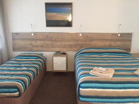 A & A Motel - Accommodation Redcliffe 2