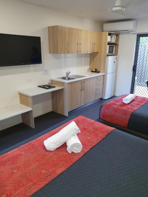 Abode37 Motel Emerald - Accommodation Redcliffe 2