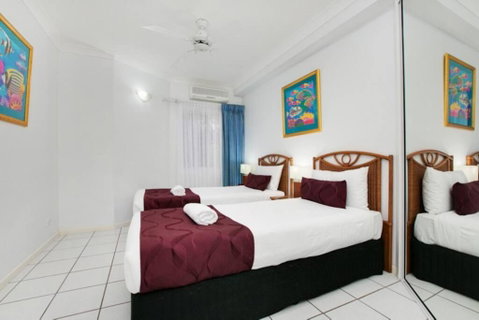 Absolute Beachfront Apartment - Accommodation Redcliffe 2