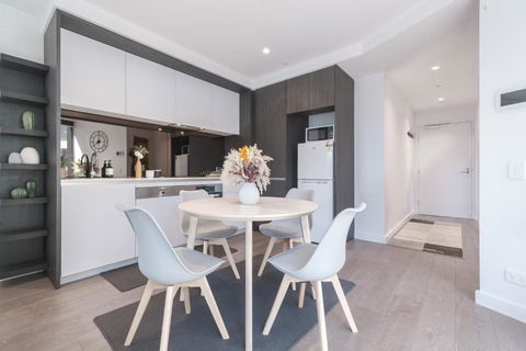 Absolute Luxury 1br Apt Mq Poolgym - Accommodation Redcliffe 3