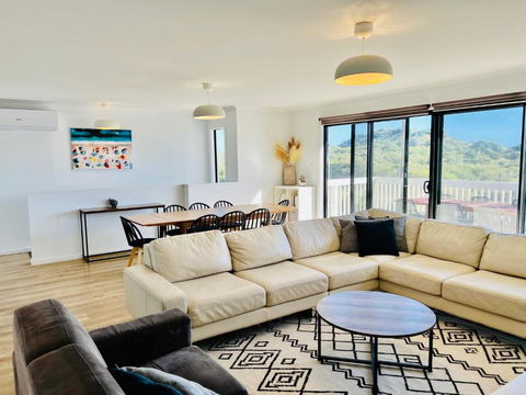 ACACIA - 6 Joy Tce Pets Welcome Outside - Accommodation Redcliffe 2