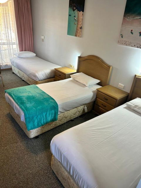 Acacia Rose Motor Inn - Accommodation Redcliffe 3