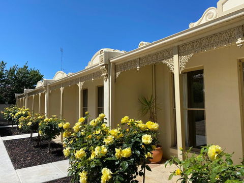 Acacia Terraces - Accommodation Redcliffe 1