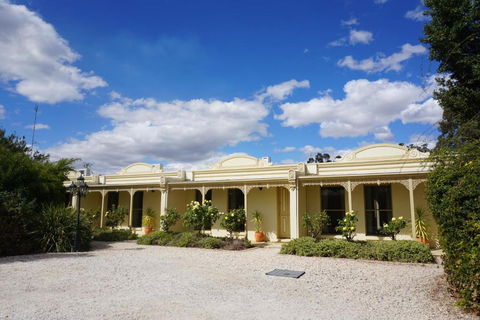 Acacia Terraces - Accommodation Redcliffe 0