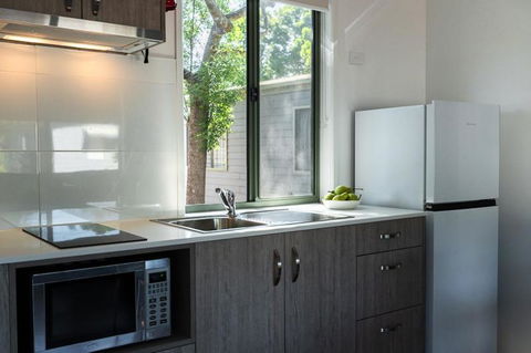 Adelaide Caravan Park - Aspen Holiday Parks - Accommodation Redcliffe 2