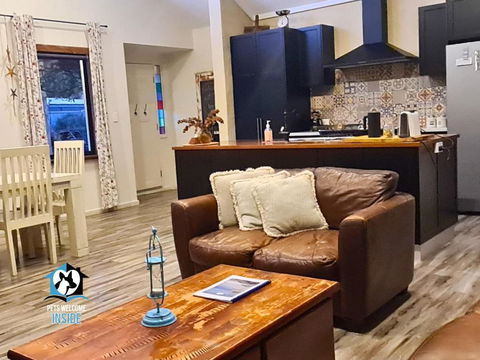 A Beautiful New Property, Walking Distance To The Beach In Esperance WA! - Accommodation Redcliffe 1