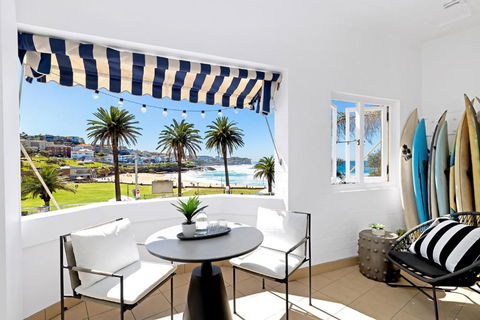 Absolute Seafront Bronte - Accommodation Redcliffe 0