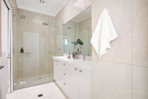 Affordable Luxury By The River - Accommodation Redcliffe 2