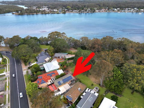 Absolute Waterfront - Accommodation Redcliffe 0