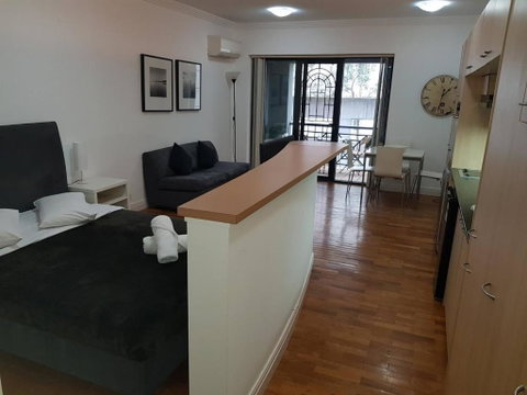 Accommodation Sydney Potts Point Pet Friendly Studio Apartment With Balcony - Accommodation Redcliffe 0