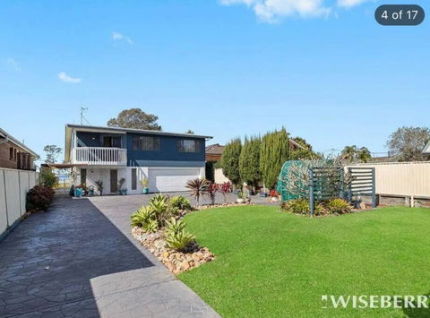 Aircabin - Tuggerawong - Lake Front - 3 Beds House - Accommodation Redcliffe 1