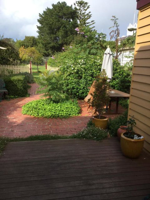 Albion Cottage - Accommodation Redcliffe 1
