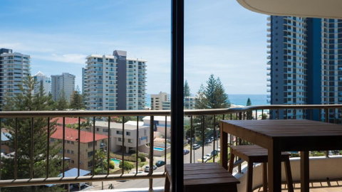 Alexander Holiday Apartments - Accommodation Redcliffe 4