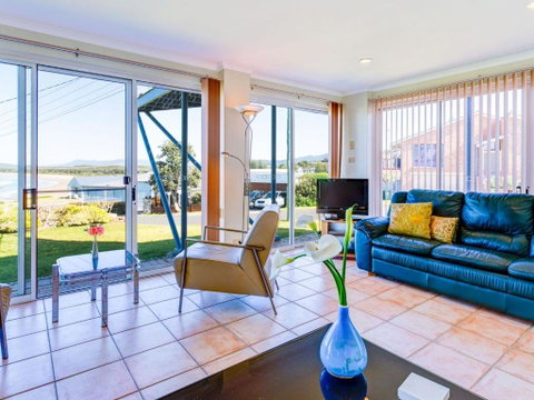 Alexandra Suite Gerroa - Accommodation Redcliffe 0