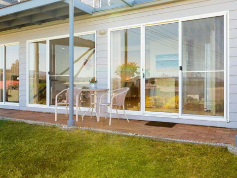 Alexandra Suite Gerroa - Accommodation Redcliffe 3
