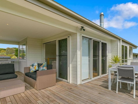All Decked Out - Accommodation Redcliffe 3