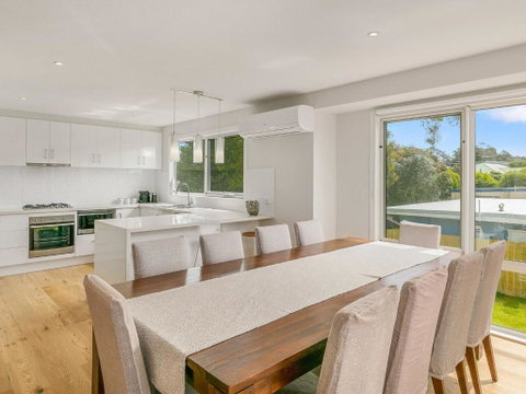 All Decked Out - Accommodation Redcliffe 4