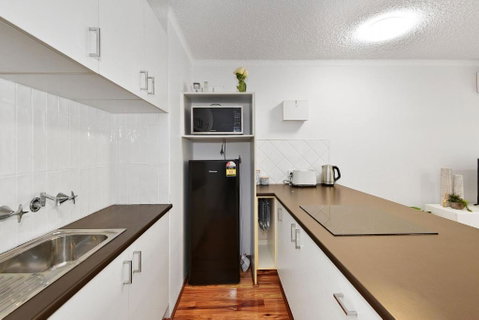 Allamanda Unit 22 - Accommodation Redcliffe 1