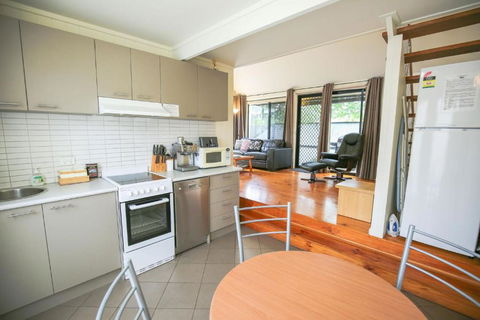 Allambie Cottages - Villa 1 - Accommodation Redcliffe 3