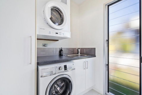 Allure - Accommodation Redcliffe 2