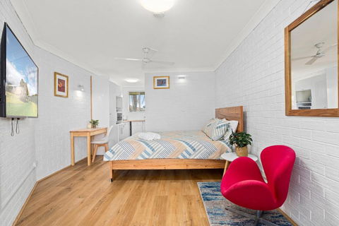 Aloha 15 - Accommodation Redcliffe 3