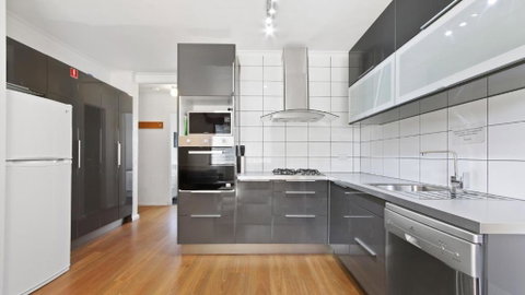 Alpine Haven 5 - Accommodation Redcliffe 2