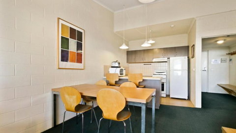 Alpine Heights 04 - Accommodation Redcliffe 1
