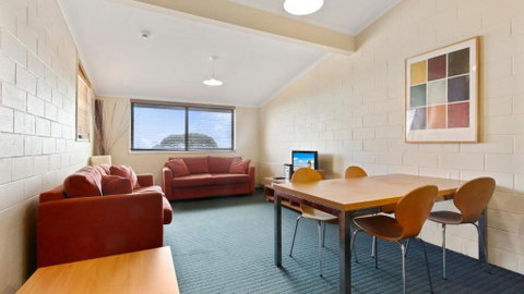 Alpine Heights 04 - Accommodation Redcliffe 0