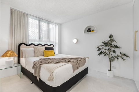 Amalfi On Alex: Seaside 2 Bedroom Retreat - Accommodation Redcliffe 2