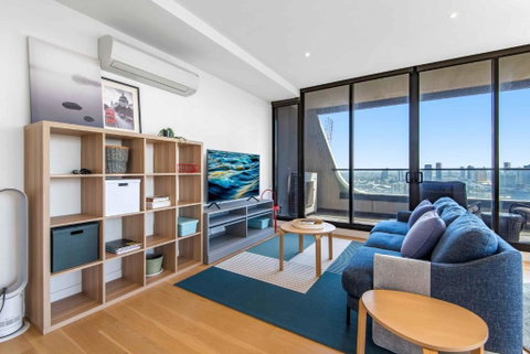 Amazing City Sea & Shrine View W Free Parking - Accommodation Redcliffe 1