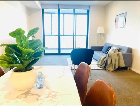 Amazing City View 2 Bedroom Condo 1 Min Station - Accommodation Redcliffe 2
