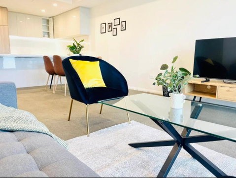 Amazing City View 2 Bedroom Condo 1 Min Station - Accommodation Redcliffe 3