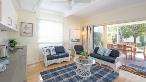 Anchor Down - Accommodation Redcliffe 2