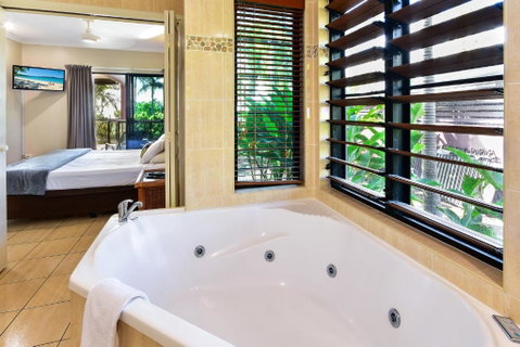 Anchorage - Accommodation Redcliffe 3