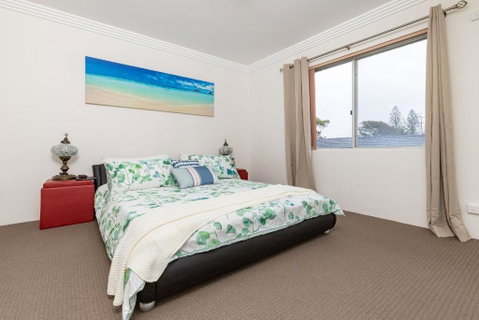 Anchorage 31 - Accommodation Redcliffe 2