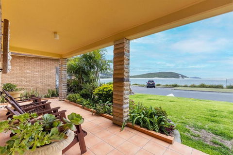 Anchored At Fingal Bay 80 Marine Drive - Accommodation Redcliffe 0