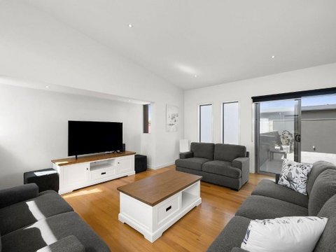 Anderson Central Torquay 36 - Accommodation Redcliffe 3