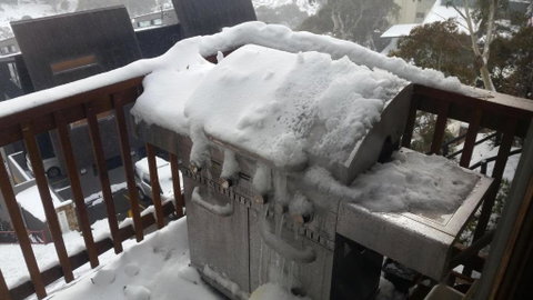 Aneeki Ski Lodge - Accommodation Redcliffe 3