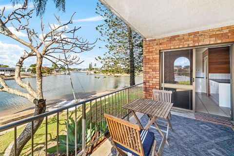 Anjuna, 2 Bedroom Apartment On Canal - Accommodation Redcliffe 0