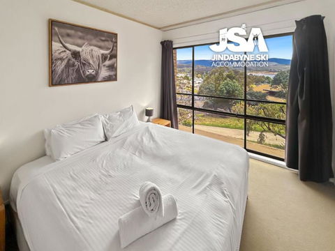 Alpine Mountain View Kirwan 10 - Accommodation Redcliffe 3
