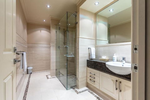 Apartment 1, 9 River Lane, Mannum - Accommodation Redcliffe 1