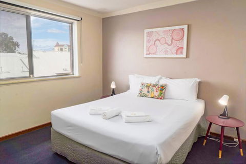 Apartment 11 Burswood - Accommodation Redcliffe 1