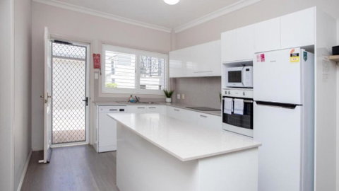 Apartment 30 - The Meridian - Accommodation Redcliffe 2