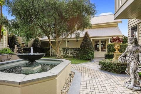 Apollo Bay Guesthouse - Accommodation Redcliffe 0