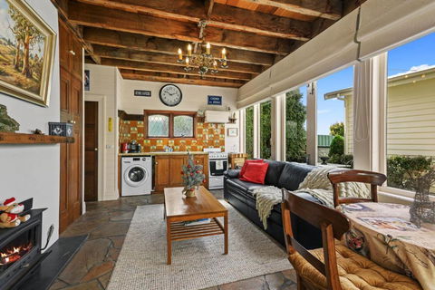 Apollo Bay Guesthouse - Accommodation Redcliffe 1