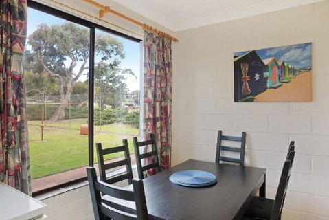 Apollo Unit 17 Ground Floor - Accommodation Redcliffe 2