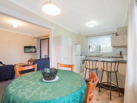 Apollo Unit 23 First Floor - Accommodation Redcliffe 2